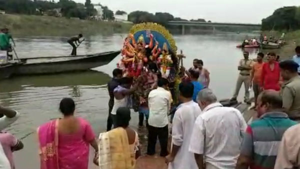 শহরের বিসর্জনে ৭০ ঘাটে কড়া নিরাপত্তা, অতিরিক্ত পুলিশ শহরের বিসর্জনে ৭০ ঘাটে কড়া নিরাপত্তা, অতিরিক্ত পুলিশ