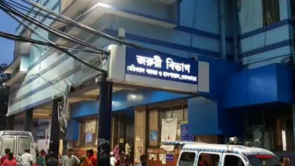 স্কুল ছাত্রের মেট্রোয় ঝাঁপ, বিপত্তির জেরে ব্যাহত পরিষেবা, আহতের অবস্থা গুরুতর স্কুল ছাত্রের মেট্রোয় ঝাঁপ, বিপত্তির জেরে ব্যাহত পরিষেবা, আহতের অবস্থা গুরুতর