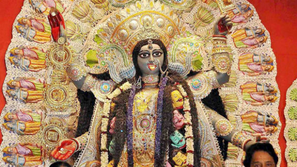 সব সম্প্রদায়ের মানুষ মিলে আলিপুরদুয়ারে দলসিংপাড়ার শ্যামাপুজোয় মেতে ওঠেন সব সম্প্রদায়ের মানুষ মিলে আলিপুরদুয়ারে দলসিংপাড়ার শ্যামাপুজোয় মেতে ওঠেন