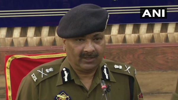 কাশ্মীর থেকে নিশ্চিহ্ন জঙ্গি শিবির আলকায়দা, সদর্পে জানিয়ে দিল উপত্যকার পুলিশ কাশ্মীর থেকে নিশ্চিহ্ন জঙ্গি শিবির আলকায়দা, সদর্পে জানিয়ে দিল উপত্যকার পুলিশ