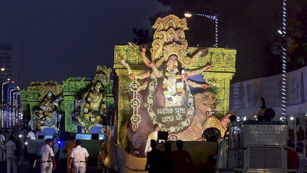 পুজোর লড়াইয়ে কারা হল সেরার সেরা, কারা পেল শারদ সম্মান, দেখুন তালিকা পুজোর লড়াইয়ে কারা হল সেরার সেরা, কারা পেল শারদ সম্মান, দেখুন তালিকা