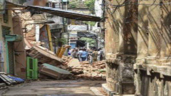 শহর জুড়ে বিপজ্জনক বাড়ির মালিকদের চরম সতর্কবার্তা কলকাতা পৌরসভার শহর জুড়ে বিপজ্জনক বাড়ির মালিকদের চরম সতর্কবার্তা কলকাতা পৌরসভার