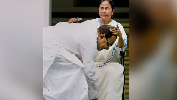 শোভনের তৃণমূলে ফেরা নিয়ে জল্পনা মমতার চালে