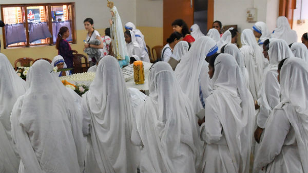 ফ্র্যাঙ্কো মুনাক্কালের বিরুদ্ধে প্রতিবাদ করায় বরখাস্ত