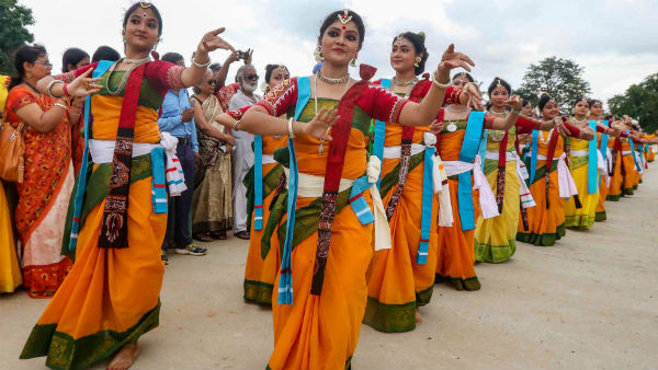 বসন্তোৎসব বাতিল বিশ্বভারতীতে। করোনা আতঙ্কে জের বসন্তোৎসব বাতিল বিশ্বভারতীতে। করোনা আতঙ্কে জের