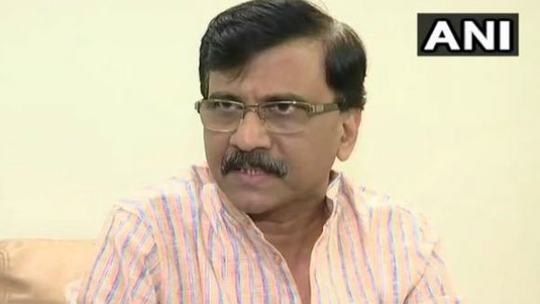 সত্যি বলছেন না ফড়নবিশ, অভিযোগ সেনার; মহারাষ্ট্রে আরও জটিল হল সমীকরণ সত্যি বলছেন না ফড়নবিশ, অভিযোগ সেনার; মহারাষ্ট্রে আরও জটিল হল সমীকরণ