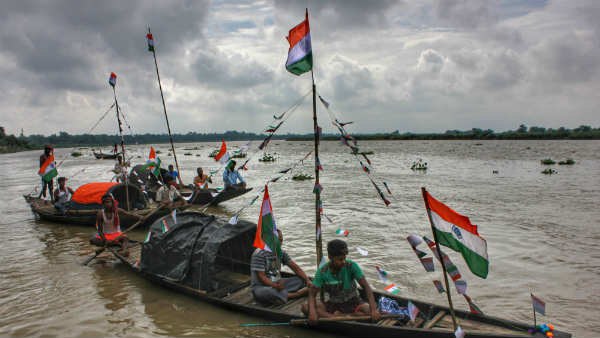 ‘আয়লা’র স্মৃতি ‘বুলবলে’র আগমনে