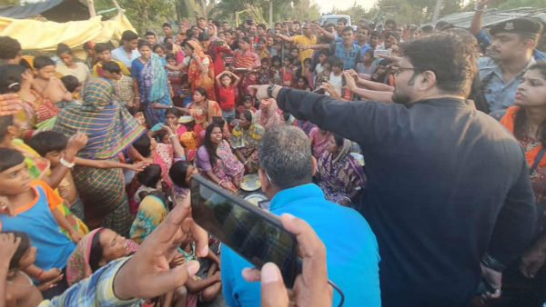 তৃণমূলের বিরুদ্ধে অভিযোগ স্থানীয় বাসিন্দাদের