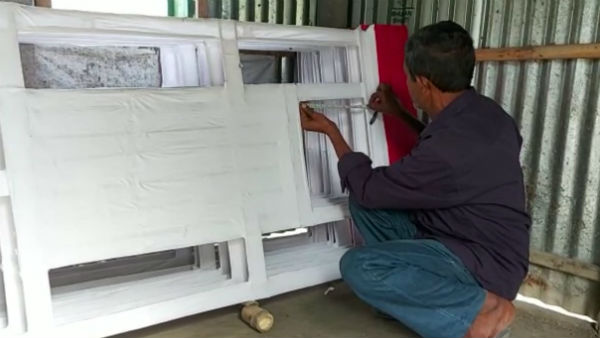কোচবিহারের ঐতিহ্যবাহী রাসমেলার রাসচক্র! নিরামিষ খেয়ে কাজ এক মুসলিমের কোচবিহারের ঐতিহ্যবাহী রাসমেলার রাসচক্র! নিরামিষ খেয়ে কাজ এক মুসলিমের