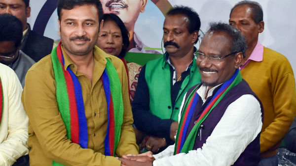 অব কি বার গাঁও কি সরকার, নতুন স্লোগান নিয়ে নির্বাচন একাই লড়বে অ্যাজসু অব কি বার গাঁও কি সরকার, নতুন স্লোগান নিয়ে নির্বাচন একাই লড়বে অ্যাজসু