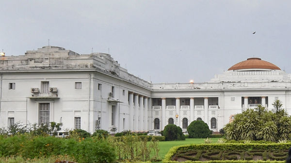 অধ্যক্ষের পরে ঢুকবেন বাম-কংগ্রেস সদস্যরা