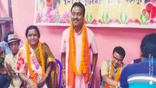 উপ নির্বাচনের মুখে বড় ধাক্কা তৃণমূলে! খড়্গপুরে দলবদল তৃণমূল কাউন্সিলরের উপ নির্বাচনের মুখে বড় ধাক্কা তৃণমূলে! খড়্গপুরে দলবদল তৃণমূল কাউন্সিলরের