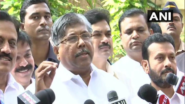 শিবসেনাকে পাল্টা বিশ্বাসঘাতক বলল বিজেপি শিবসেনাকে পাল্টা বিশ্বাসঘাতক বলল বিজেপি