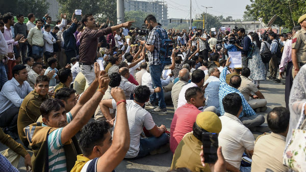 আইনজীবীদের বিরুদ্ধে এফআইআর হবে না
