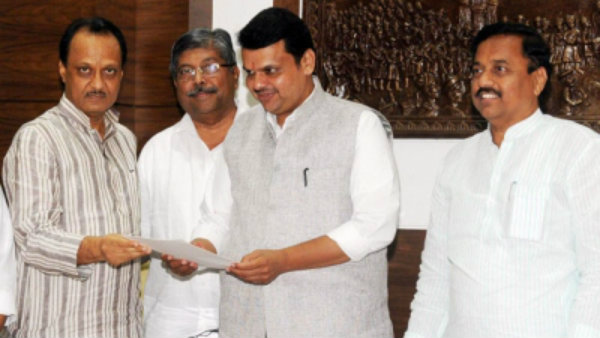 সামনায় বিজেপি ও অজিতকে একযোগে আক্রমণ