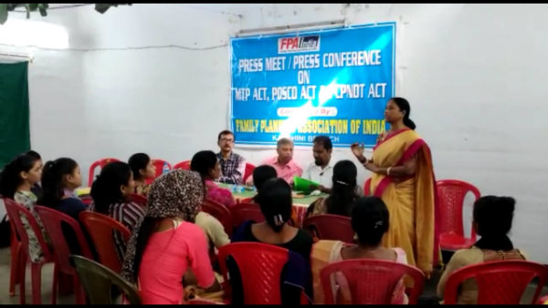 অবৈধ গর্ভপাত নিয়ে সচেতনতা শিবির অবৈধ গর্ভপাত নিয়ে সচেতনতা শিবির