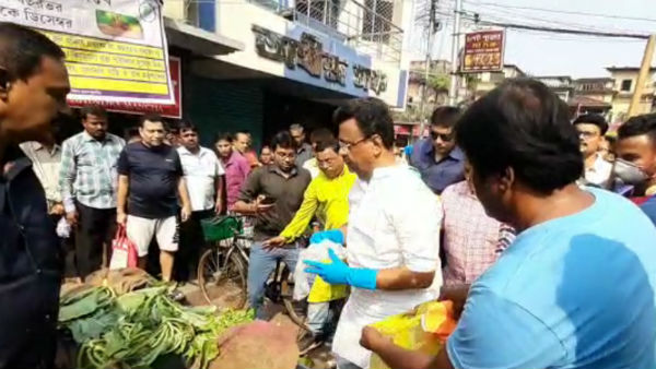 প্লাস্টিক মুক্ত কলকাতা গড়ে তুলতে উদ্যোগ মেয়র ফিরহাদ হাকিমের প্লাস্টিক মুক্ত কলকাতা গড়ে তুলতে উদ্যোগ মেয়র ফিরহাদ হাকিমের