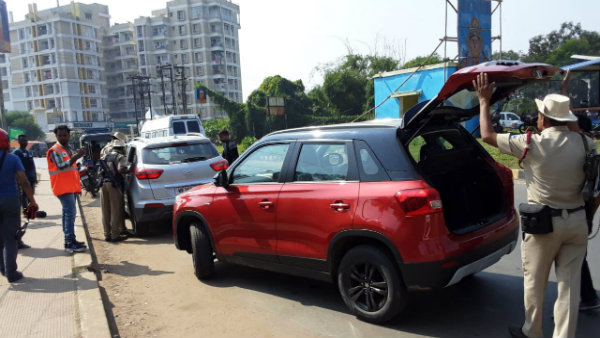 খড়্গপুরের রাস্তায় কেন্দ্রীয় বাহিনীর দাপাদাপি খড়্গপুরের রাস্তায় কেন্দ্রীয় বাহিনীর দাপাদাপি
