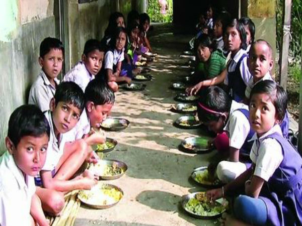 বাংলার স্কুলে নুন-ভাত থেকে যোগীরাজ্যে দুধভাত বিতর্ক! এবার মিডডে মিল নিয়ে কড়া পদক্ষেপ নিচ্ছে কেন্দ্র বাংলার স্কুলে নুন-ভাত থেকে যোগীরাজ্যে দুধভাত বিতর্ক! এবার মিডডে মিল নিয়ে কড়া পদক্ষেপ নিচ্ছে কেন্দ্র
