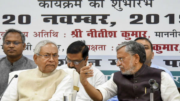 দেশের বিভিন্ন রাজ্যে রয়েছেন একাধিক উপ-মুখ্যমন্ত্রী দেশের বিভিন্ন রাজ্যে রয়েছেন একাধিক উপ-মুখ্যমন্ত্রী