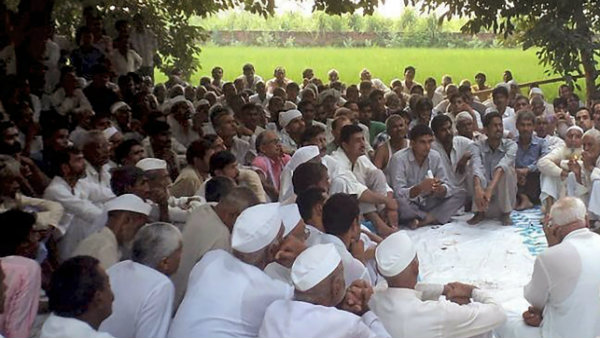 গণধর্ষিতাকে ৫০০০ টাকা জরিমানা করল পঞ্চায়েত গণধর্ষিতাকে ৫০০০ টাকা জরিমানা করল পঞ্চায়েত