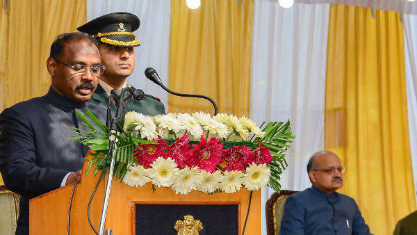 দলের সিদ্ধান্তের অবমাননার অভিযোগ