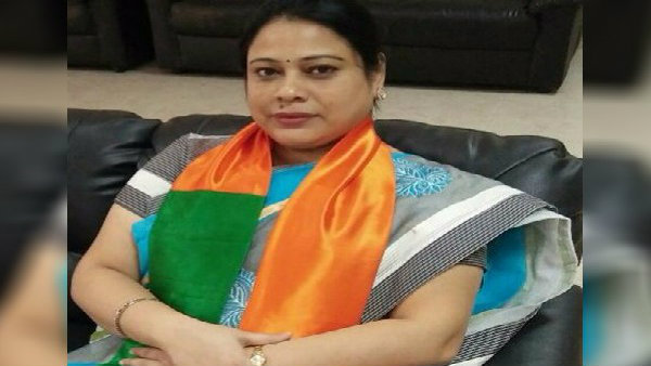 প্রশ্নে দেবশ্রী চৌধুরীর ভূমিকা