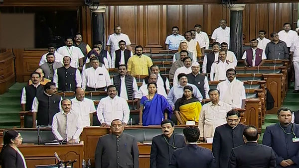 যে গুরুত্বপূর্ণ নতুন বিলগুলি বিবেচনা এবং পাশ হওয়ার সম্ভাবনা রয়েছে