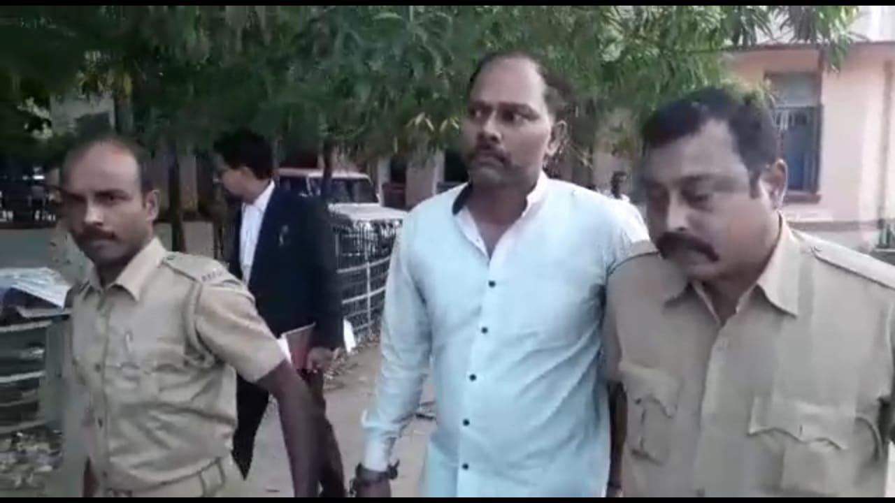 নারী পাচারের অভিযোগে গ্রেফতার বিজেপি নেতা নারী পাচারের অভিযোগে গ্রেফতার বিজেপি নেতা