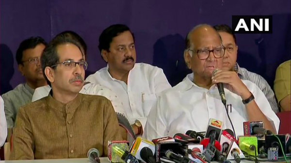 মহারাষ্ট্র ট্যুইস্ট : যৌথ সাংবাদিক বৈঠকে কী বললেন শরদ-উদ্ধব মহারাষ্ট্র ট্যুইস্ট : যৌথ সাংবাদিক বৈঠকে কী বললেন শরদ-উদ্ধব