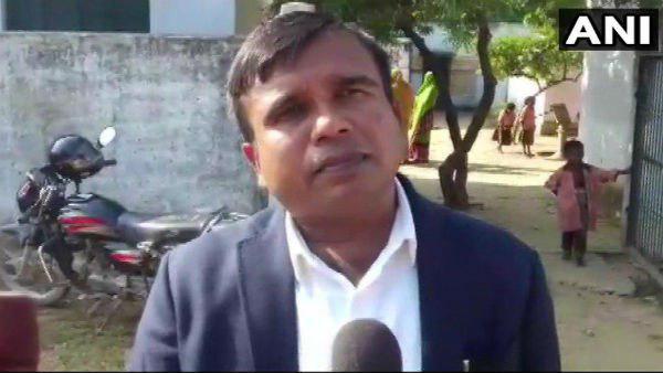 বিষয়টি নিয়ে স্কুল ইন চার্ড কী বলছেন?