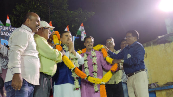 বিজেপিকে জেতাতে খড়গপুরে কংগ্রেস ও সিপিএমের জোট! আসল, নকল নিয়ে কটাক্ষ শুভেন্দুর বিজেপিকে জেতাতে খড়গপুরে কংগ্রেস ও সিপিএমের জোট! আসল, নকল নিয়ে কটাক্ষ শুভেন্দুর