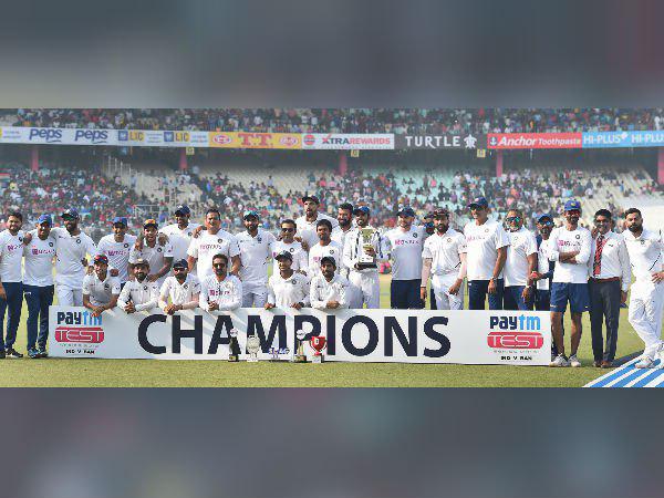 উমেশের ৫, তৃতীয় দিনের প্রথম ঘণ্টাতেই গোলাপি বলের টেস্ট ইনিংসে জিতে নতুন রেকর্ড ভারতের উমেশের ৫, তৃতীয় দিনের প্রথম ঘণ্টাতেই গোলাপি বলের টেস্ট ইনিংসে জিতে নতুন রেকর্ড ভারতের