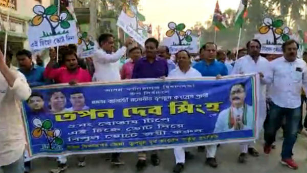 কালিয়াগঞ্জে বিধানসভার উপনির্বাচন ঘিরে তৃণমূলের প্রচার তুঙ্গে কালিয়াগঞ্জে বিধানসভার উপনির্বাচন ঘিরে তৃণমূলের প্রচার তুঙ্গে