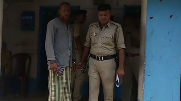 বসিরহাটে নকল কীটনাশক কারখানার হদিশ বসিরহাটে নকল কীটনাশক কারখানার হদিশ