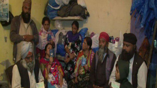 নাগরিক সংশোধনী বিল পাসের উচ্ছ্বাসে আফগানি পরিবার নাগরিক সংশোধনী বিল পাসের উচ্ছ্বাসে আফগানি পরিবার
