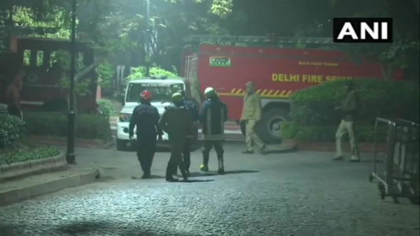প্রধানমন্ত্রী মোদীর দিল্লির বাসভবেন আগুন প্রধানমন্ত্রী মোদীর দিল্লির বাসভবেন আগুন