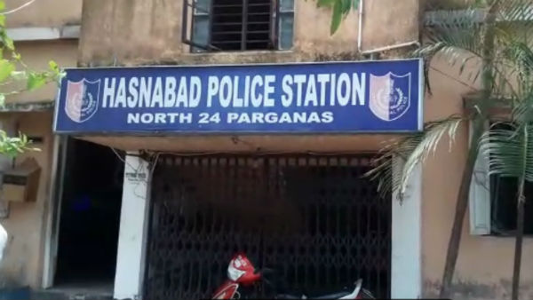 অটো ও গাড়ির মুখোমুখি সংঘর্ষে শিক্ষিকা সহ জখম তিন অটো ও গাড়ির মুখোমুখি সংঘর্ষে শিক্ষিকা সহ জখম তিন