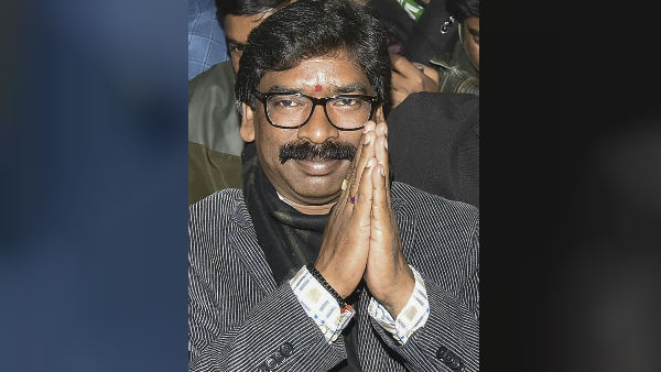 ভিডিও গেম খেলতে ভালবাসেন ঝাড়খণ্ডের সম্ভাব্য মুখ্যমন্ত্রী হেমন্ত সোরেন ভিডিও গেম খেলতে ভালবাসেন ঝাড়খণ্ডের সম্ভাব্য মুখ্যমন্ত্রী হেমন্ত সোরেন