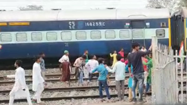 ট্রেনে হামলার অভিযোগ
