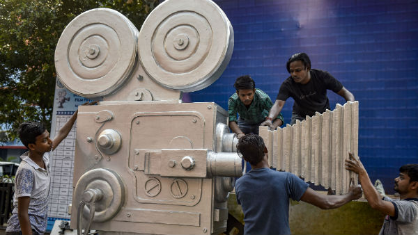 চলচ্চিত্র উৎসবে ব্রাত্য রাজ্যপাল