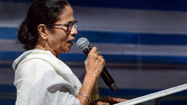 কেন্দ্র ট্রেন বন্ধ করে রেখেছ