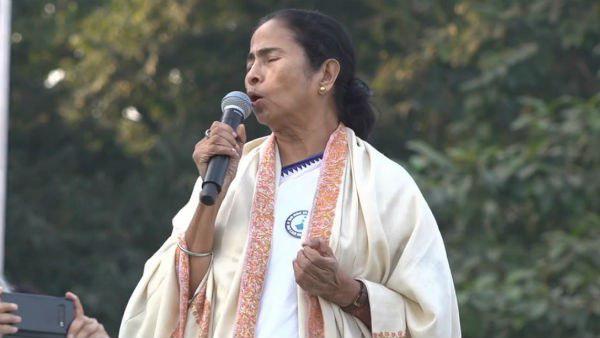 গণভোটের দাবি করেছিলেন মমতা