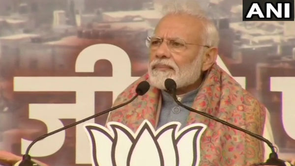 আইনের বিরোধিতা করায় গান্ধী পরিবারকে আক্রমণ মোদীর