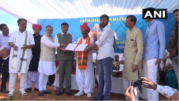 সিএএ কার্যকর করে ৭ পাকিস্তানি হিন্দু হলেন ভারতীয় নাগরিক সিএএ কার্যকর করে ৭ পাকিস্তানি হিন্দু হলেন ভারতীয় নাগরিক