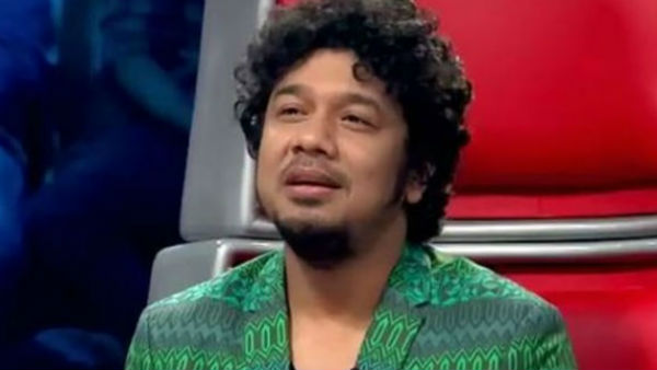 অসম জ্বলছে, কাঁদছে , কার্ফুর মধ্যে রয়েছে! দিল্লির কনসার্ট বাতিল করে পাপন টুইট কোন ইঙ্গিত দিল অসম জ্বলছে, কাঁদছে , কার্ফুর মধ্যে রয়েছে! দিল্লির কনসার্ট বাতিল করে পাপন টুইট কোন ইঙ্গিত দিল