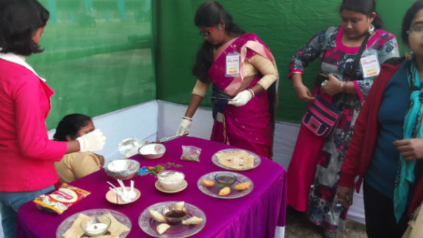 পিঠা উৎসবে সামিল মেদিনীপুর পিঠা উৎসবে সামিল মেদিনীপুর