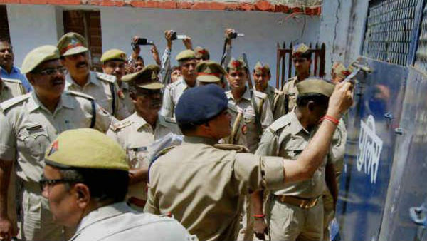 মহিলাদের সুরক্ষা নিয়ে হায়দরাবাদের পুলিশ কমিশনারের পরামর্শ, বিক্ষোভ টুইটারে মহিলাদের সুরক্ষা নিয়ে হায়দরাবাদের পুলিশ কমিশনারের পরামর্শ, বিক্ষোভ টুইটারে