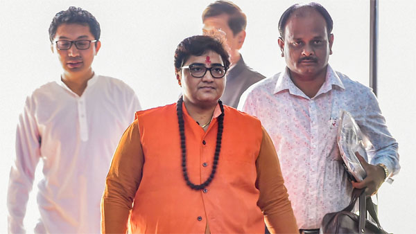 নাথুরাম গডসেকে নিয়ে বিতর্কিত মন্তব্য