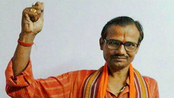 কমলেশ তিওয়ারি হত্যার ঘটনায় ১৩ জন অভিযুক্তের বিরুদ্ধে চার্জশিট পুলিসের কমলেশ তিওয়ারি হত্যার ঘটনায় ১৩ জন অভিযুক্তের বিরুদ্ধে চার্জশিট পুলিসের